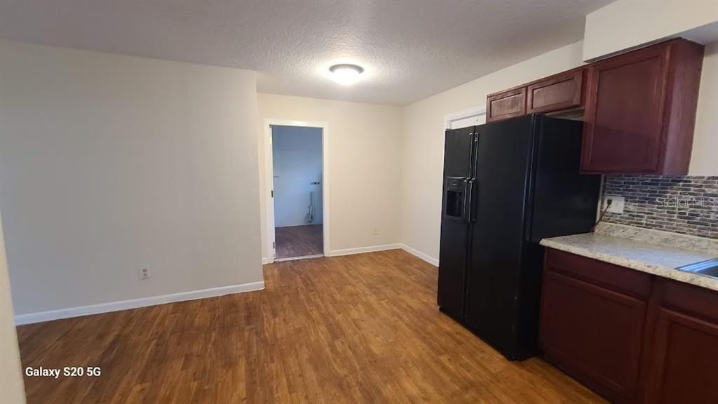 For Sale: $209,999 (3 beds, 1 baths, 1040 Square Feet)