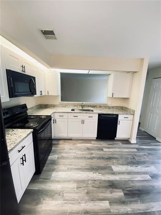 Recently Sold: $195,000 (2 beds, 1 baths, 1061 Square Feet)
