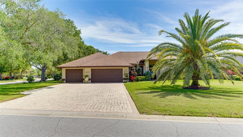 Recently Sold: $899,900 (3 beds, 2 baths, 2618 Square Feet)