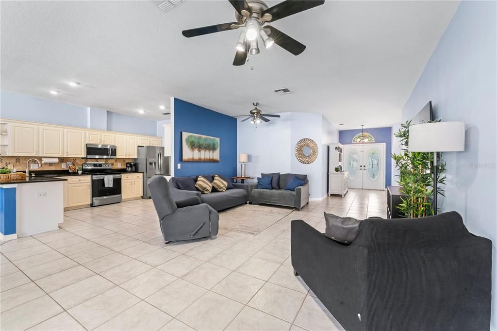 Active With Contract: $405,000 (3 beds, 2 baths, 1772 Square Feet)