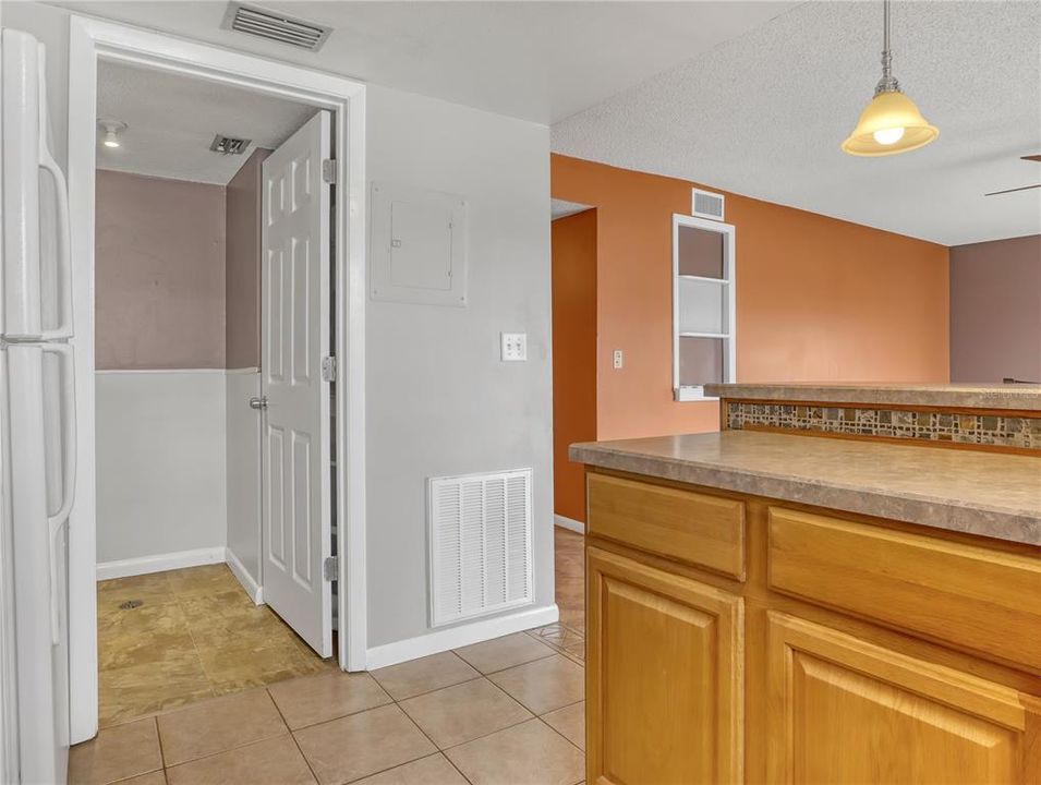 For Sale: $175,000 (2 beds, 2 baths, 904 Square Feet)