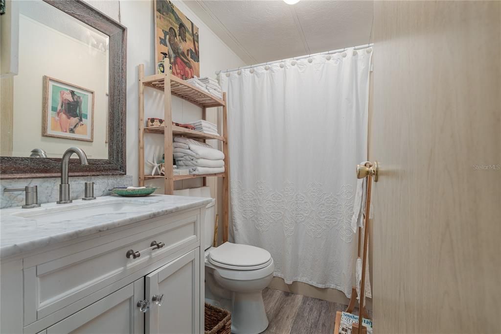 待售: $163,000 (2 贝兹, 2 浴室, 1300 平方英尺)