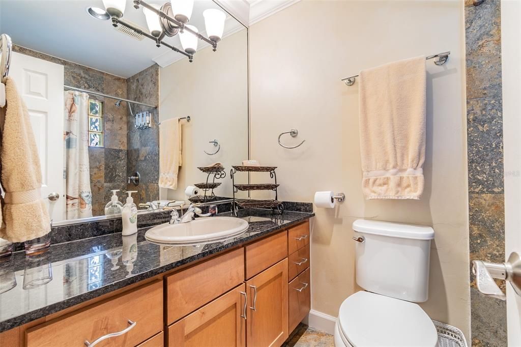 For Sale: $349,900 (1 beds, 1 baths, 630 Square Feet)
