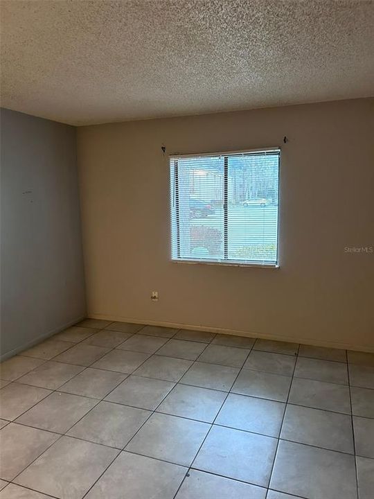 For Rent: $1,300 (1 beds, 1 baths, 666 Square Feet)