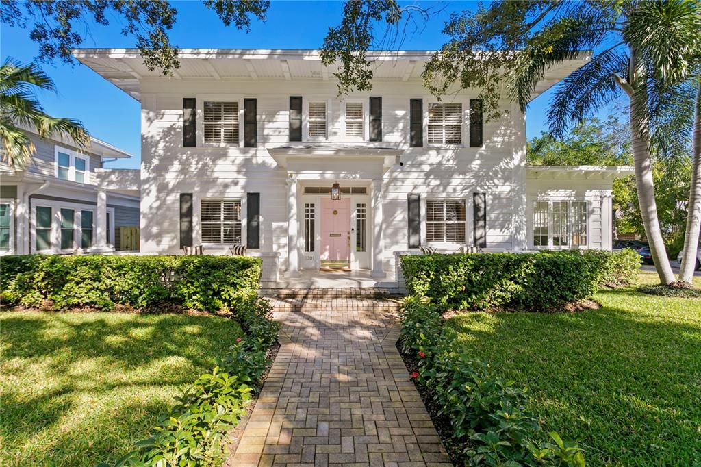 Recently Sold: $2,220,000 (4 beds, 3 baths, 3282 Square Feet)