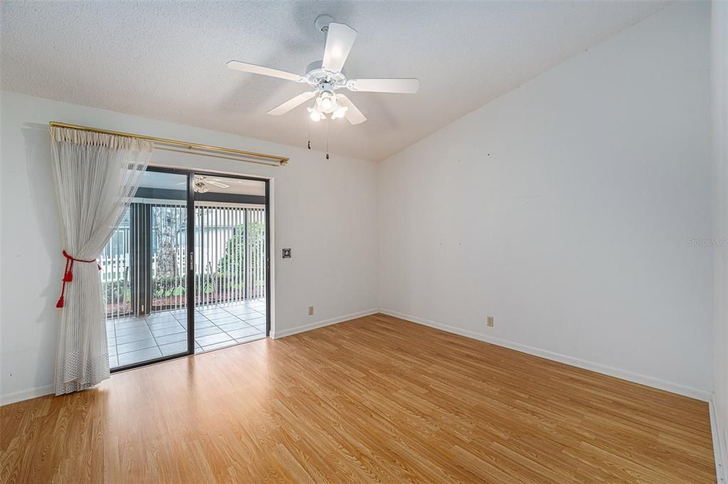 For Sale: $250,000 (2 beds, 2 baths, 1154 Square Feet)