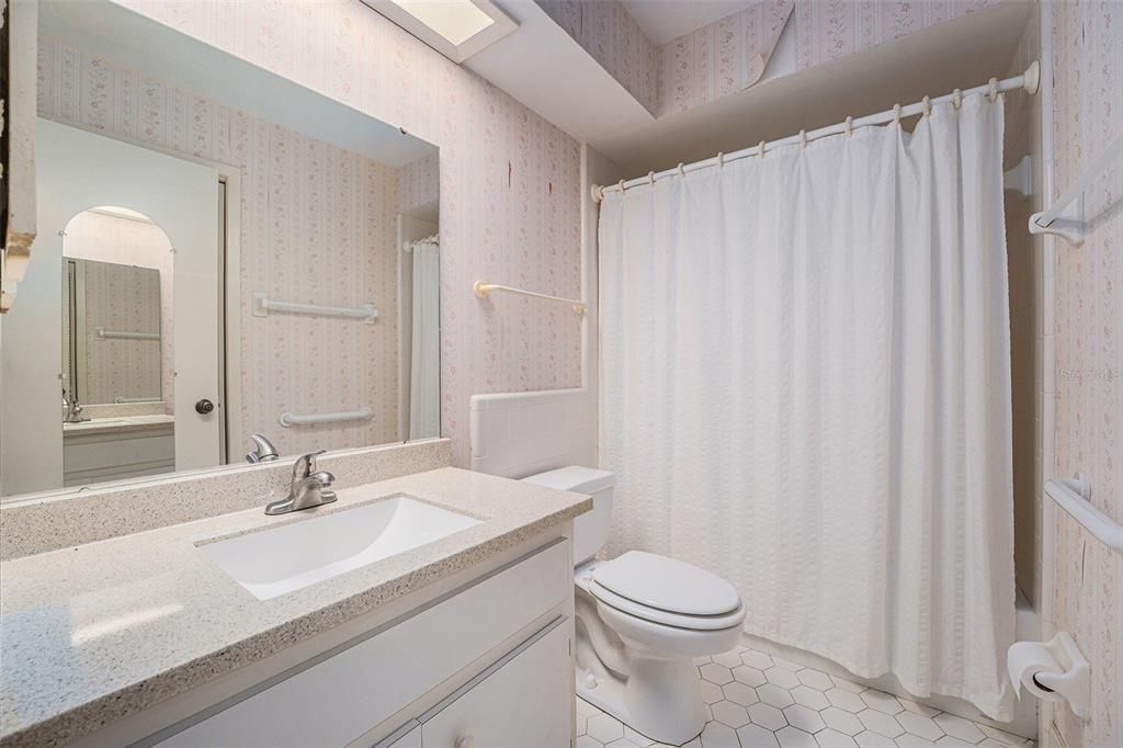 待售: $250,000 (2 贝兹, 2 浴室, 1154 平方英尺)
