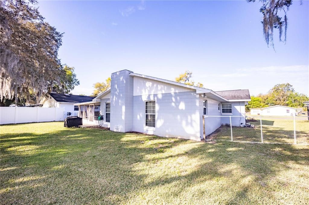 Recently Sold: $250,000 (3 beds, 2 baths, 1841 Square Feet)