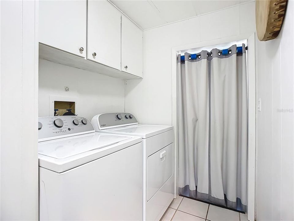 For Sale: $164,996 (2 beds, 2 baths, 1038 Square Feet)