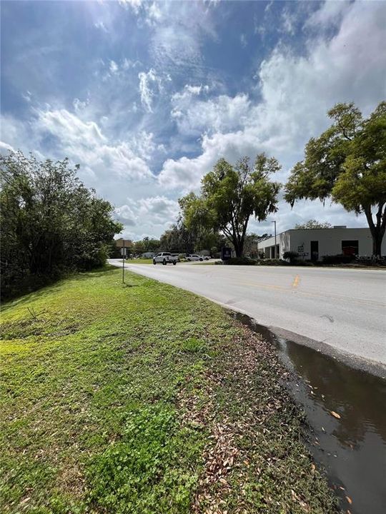 En Venta: $895,000 (2.06 acres)