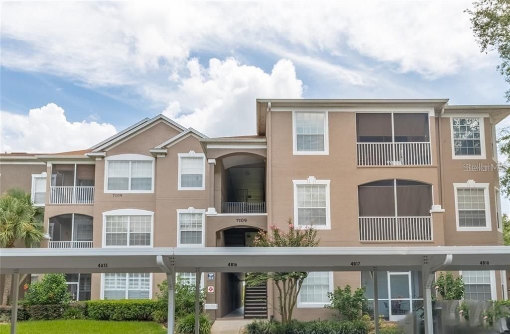 Active With Contract: $1,800 (2 beds, 2 baths, 1050 Square Feet)