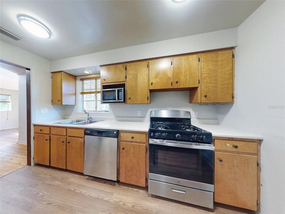 Recently Sold: $549,000 (2 beds, 1 baths, 604 Square Feet)