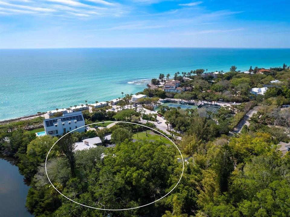 Recently Sold: $2,800,000 (5 beds, 6 baths, 4638 Square Feet)