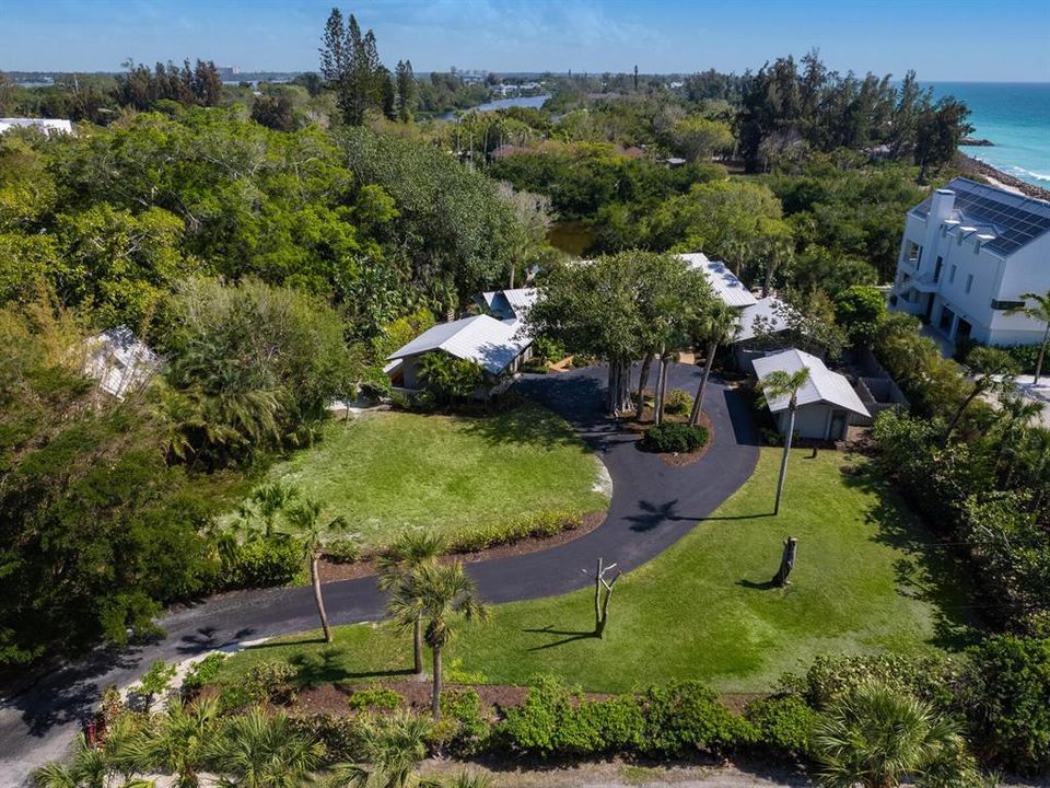 Recently Sold: $2,800,000 (5 beds, 6 baths, 4638 Square Feet)