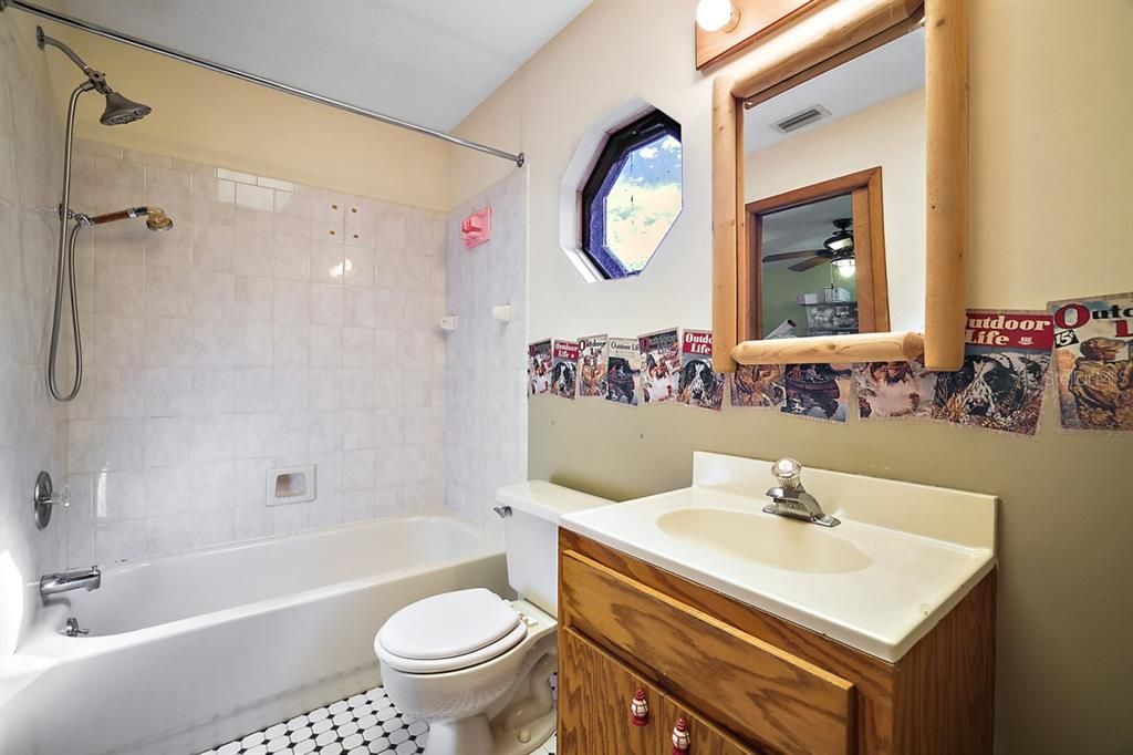 最近售出: $465,000 (2 贝兹, 2 浴室, 1511 平方英尺)