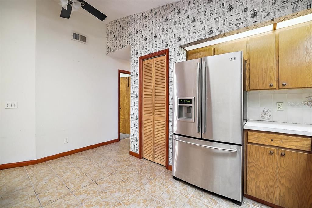 Recently Sold: $465,000 (2 beds, 2 baths, 1511 Square Feet)