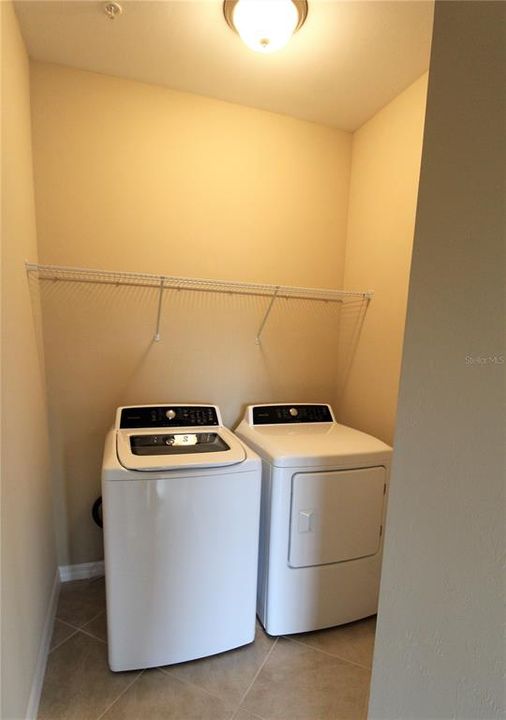 Walk-in-Closet and Laundry