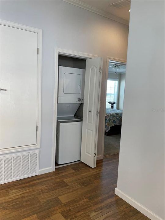 Active With Contract: $324,900 (2 beds, 2 baths, 1263 Square Feet)