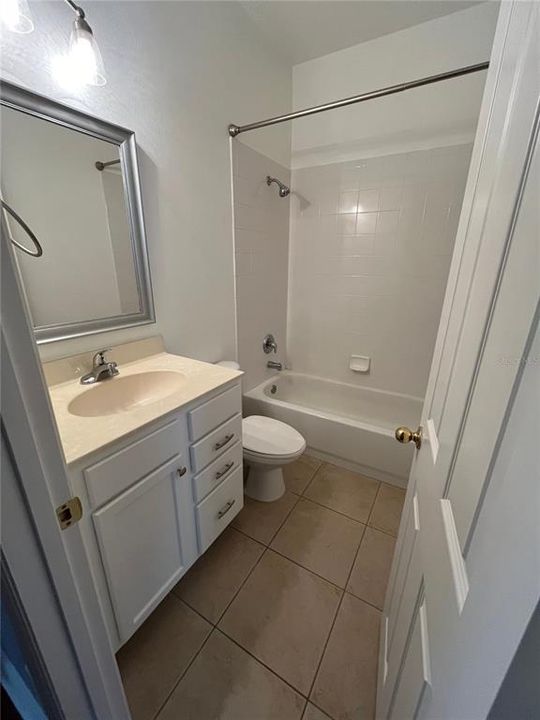 最近租的: $2,600 (3 贝兹, 2 浴室, 1517 平方英尺)