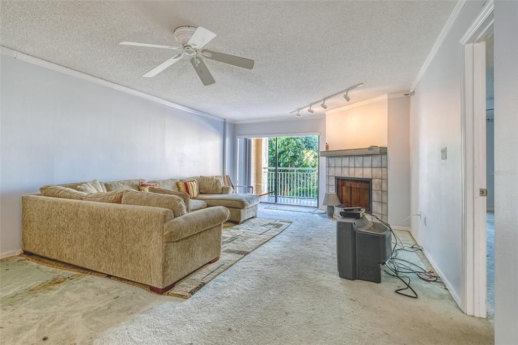 For Sale: $565,000 (2 beds, 2 baths, 1650 Square Feet)