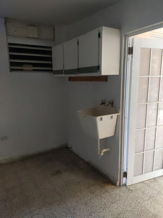 Activo con contrato: $139,000 (7 camas, 3 baños, 1620 Pies cuadrados)