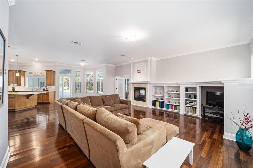 Active With Contract: $1,075,000 (4 beds, 3 baths, 4009 Square Feet)