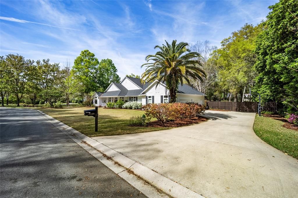 Active With Contract: $1,075,000 (4 beds, 3 baths, 4009 Square Feet)