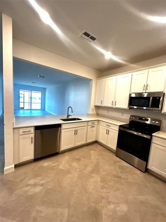 Recently Rented: $2,000 (3 beds, 2 baths, 1417 Square Feet)