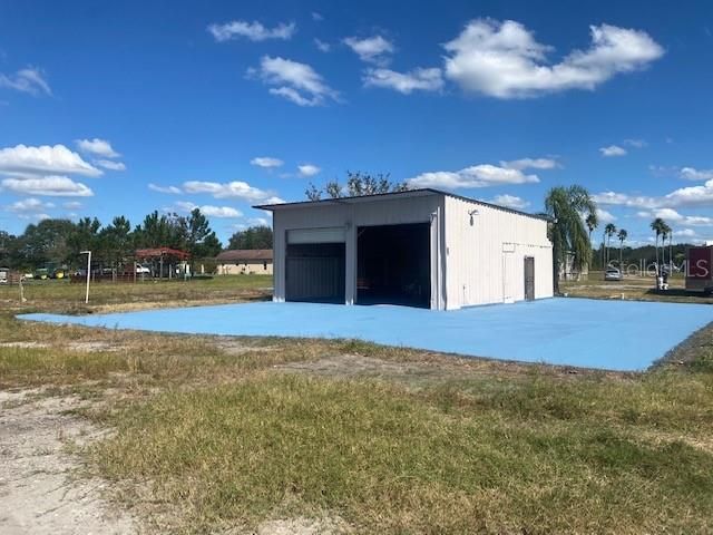 Garage/Driveway