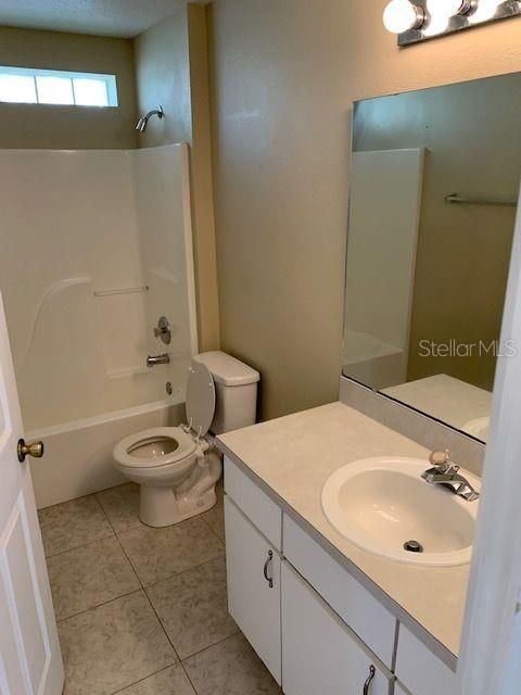 Recently Rented: $1,750 (3 beds, 2 baths, 1185 Square Feet)