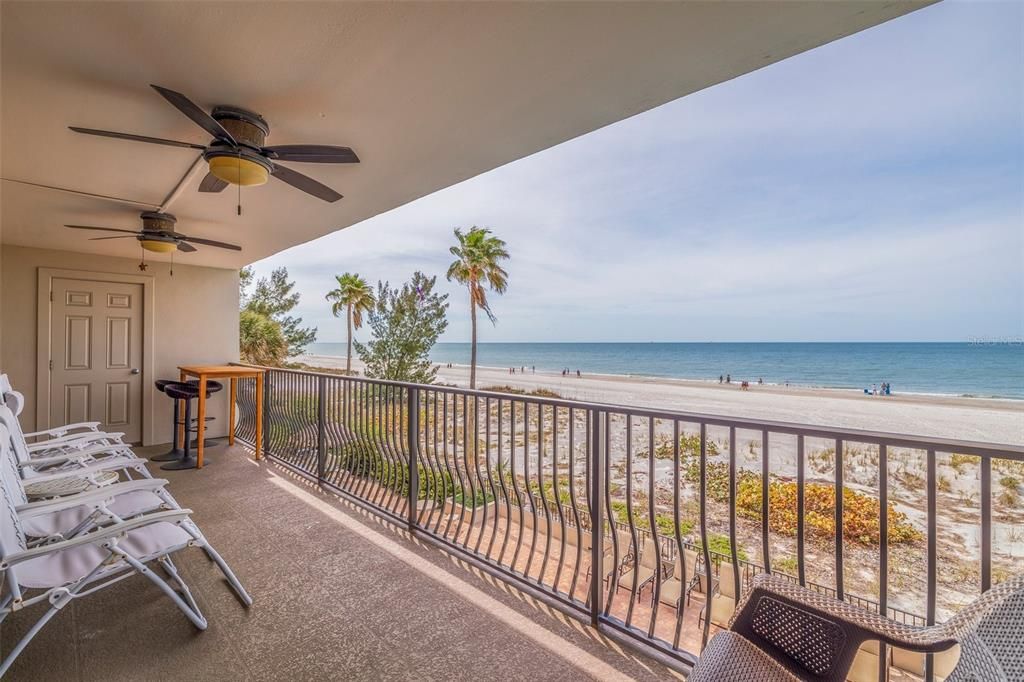 Active With Contract: $1,250,000 (3 beds, 2 baths, 1455 Square Feet)