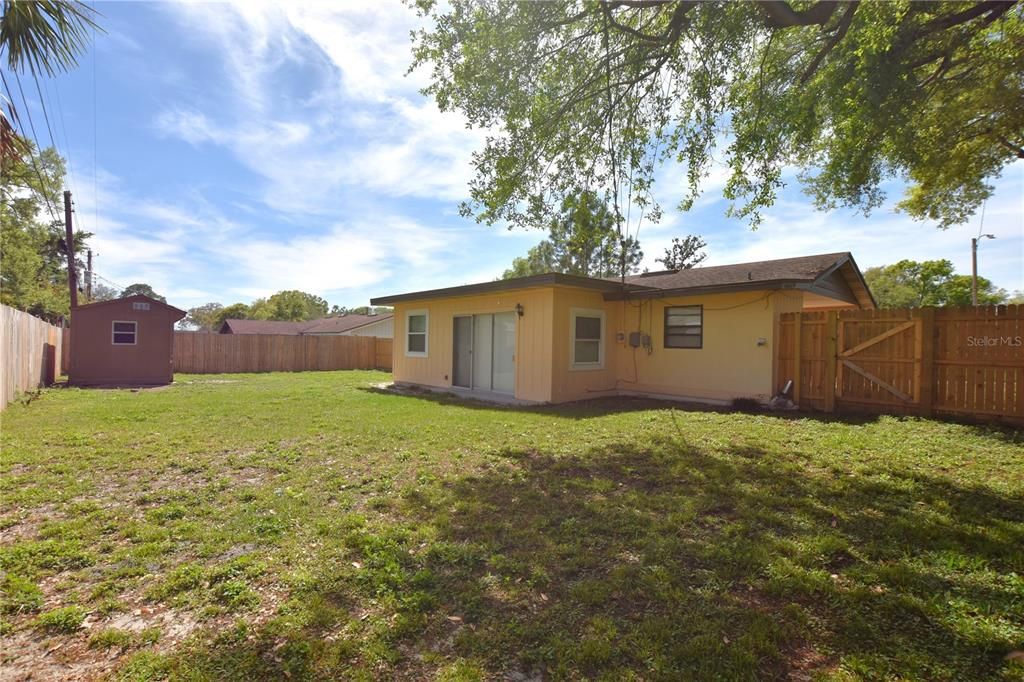 Active With Contract: $1,895 (3 beds, 2 baths, 1384 Square Feet)