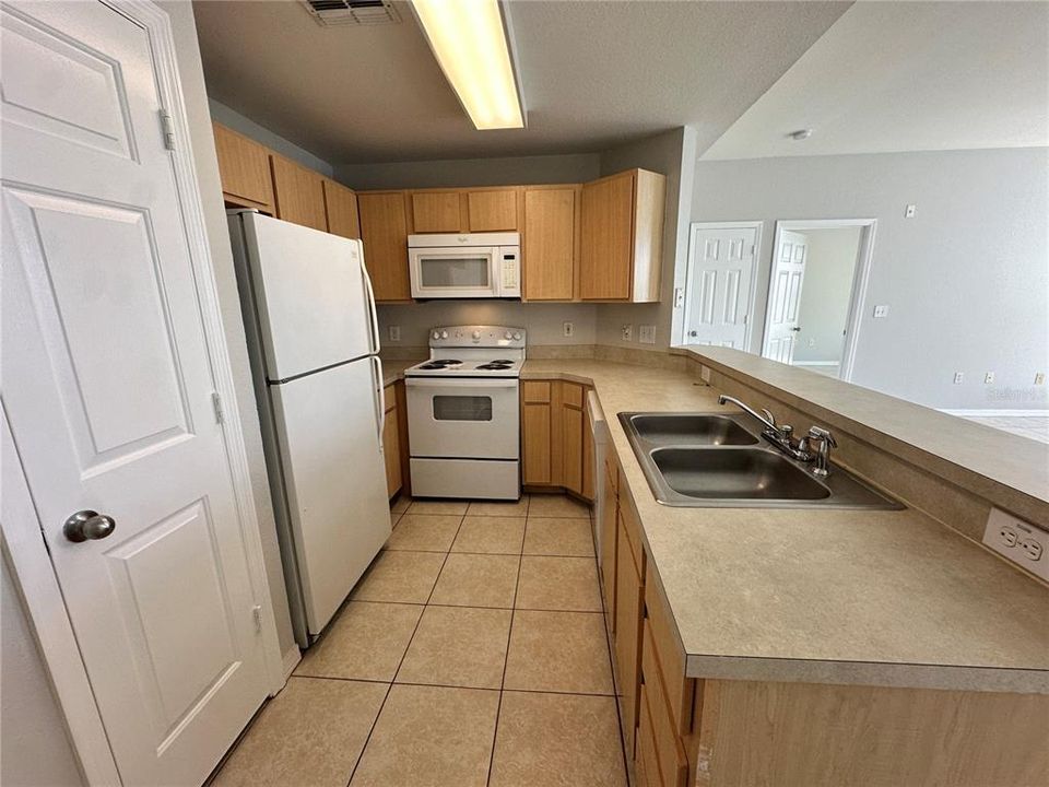 Recently Rented: $1,625 (2 beds, 2 baths, 1031 Square Feet)