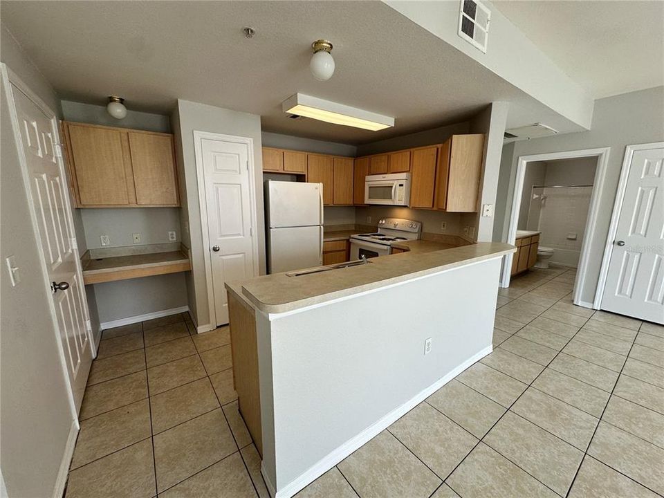 Recently Rented: $1,625 (2 beds, 2 baths, 1031 Square Feet)