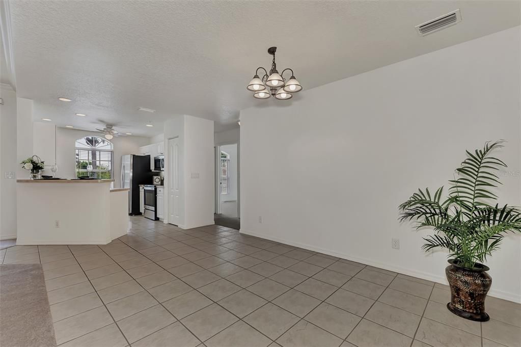 Recently Sold: $327,000 (3 beds, 2 baths, 1399 Square Feet)
