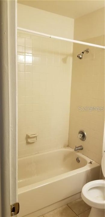 For Sale: $175,000 (2 beds, 2 baths, 844 Square Feet)