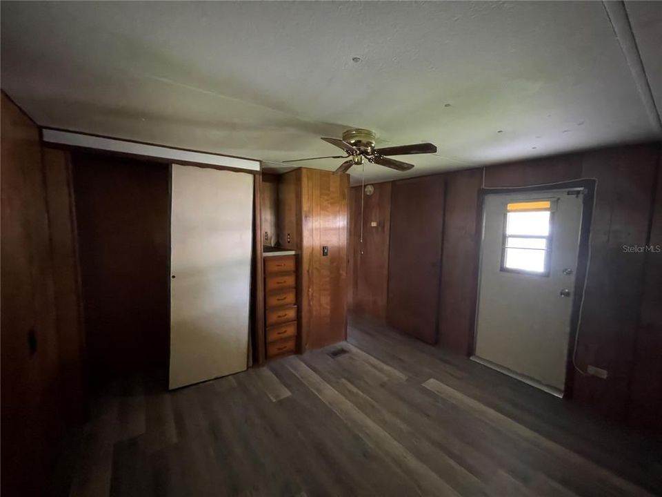 For Sale: $119,950 (2 beds, 1 baths, 1020 Square Feet)