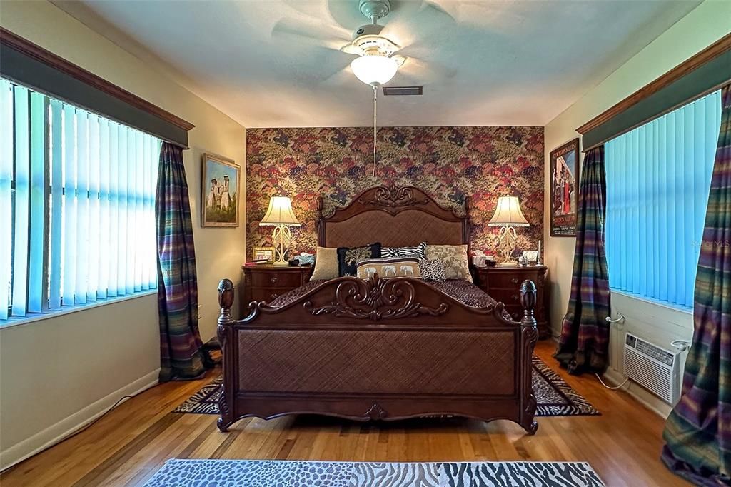 合同活跃: $475,000 (2 贝兹, 2 浴室, 2071 平方英尺)