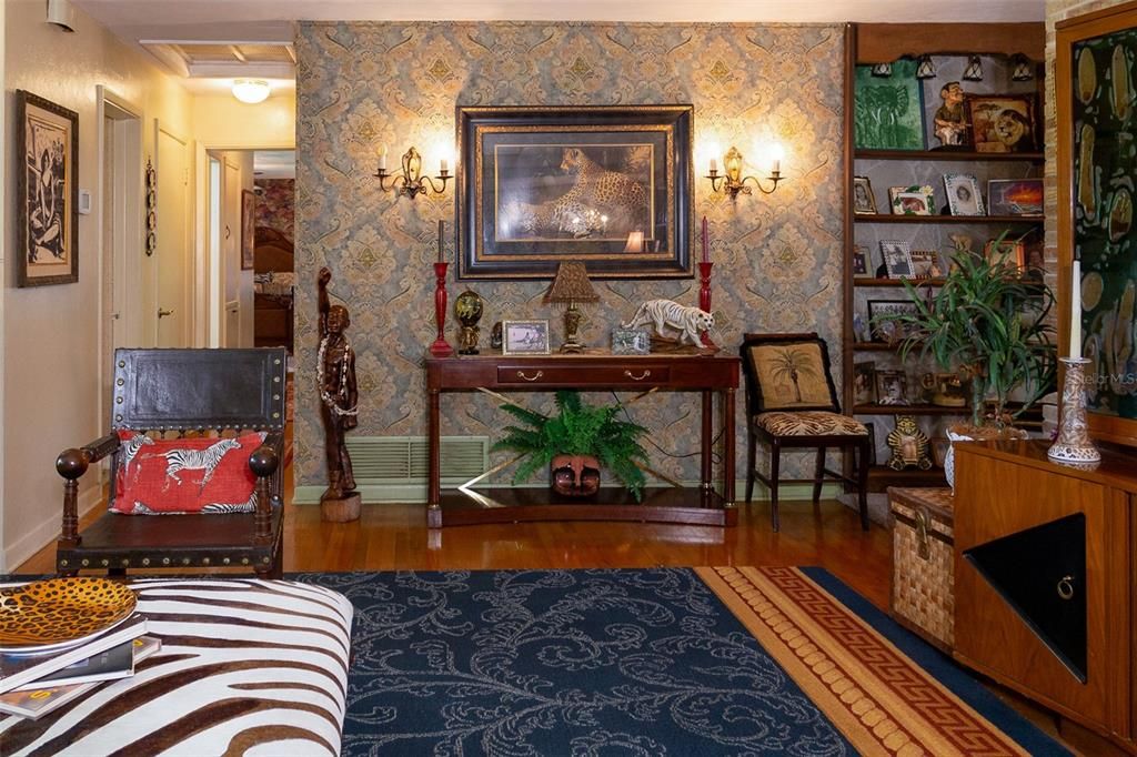 合同活跃: $475,000 (2 贝兹, 2 浴室, 2071 平方英尺)