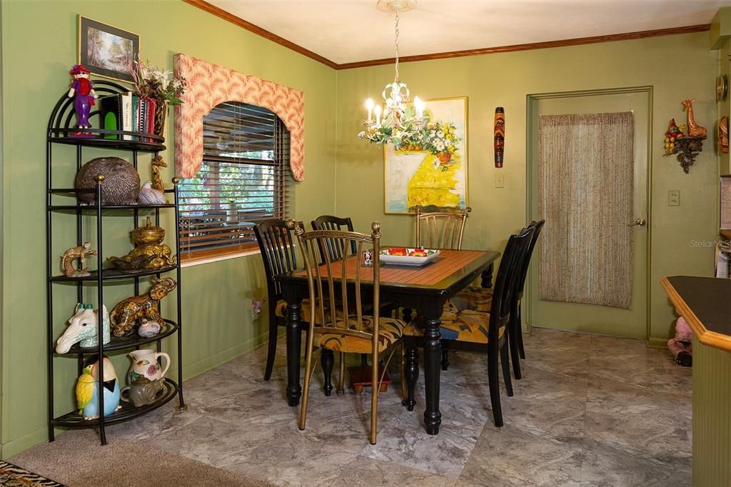 合同活跃: $475,000 (2 贝兹, 2 浴室, 2071 平方英尺)