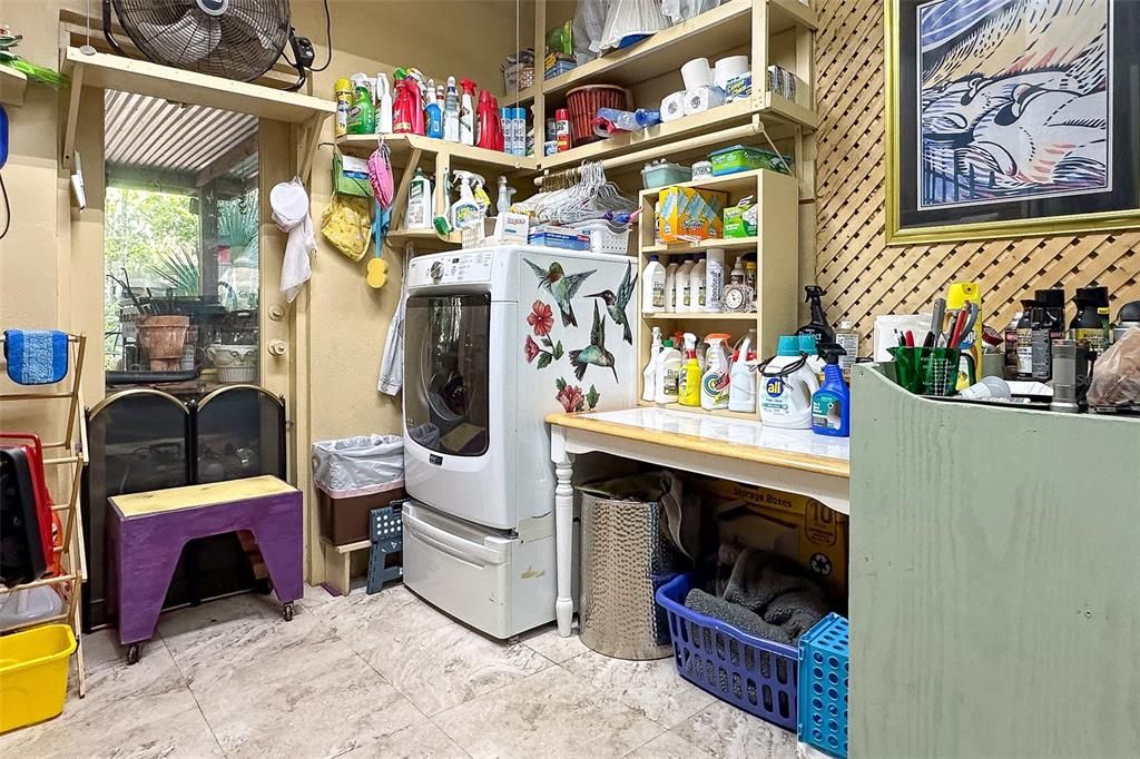 合同活跃: $475,000 (2 贝兹, 2 浴室, 2071 平方英尺)