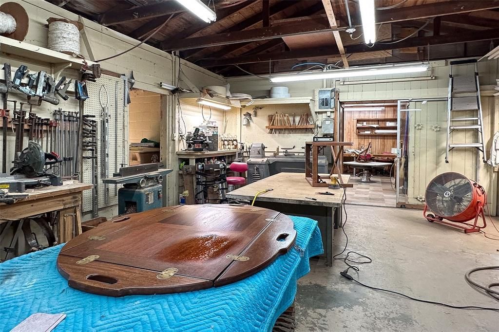 合同活跃: $475,000 (2 贝兹, 2 浴室, 2071 平方英尺)