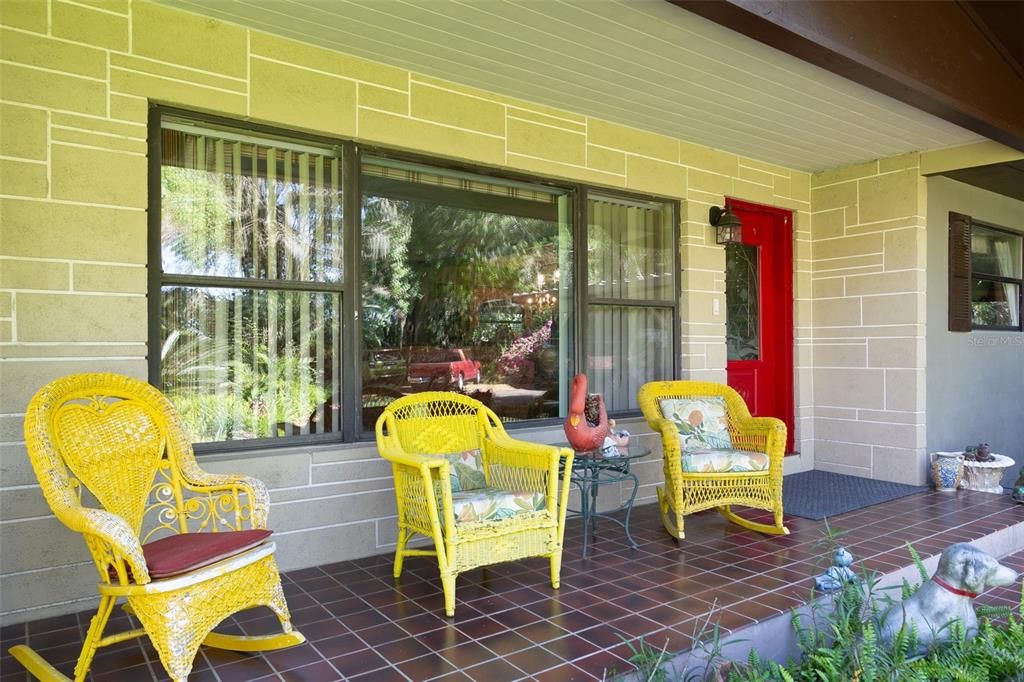 合同活跃: $475,000 (2 贝兹, 2 浴室, 2071 平方英尺)