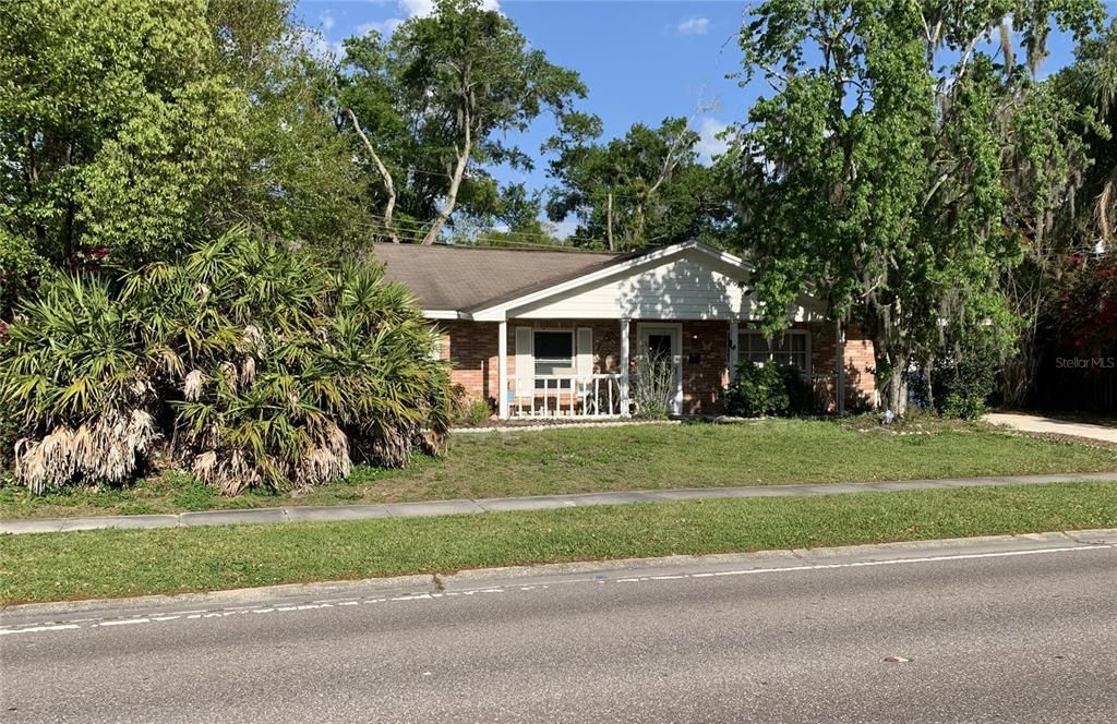 Recently Sold: $320,000 (3 beds, 2 baths, 1288 Square Feet)