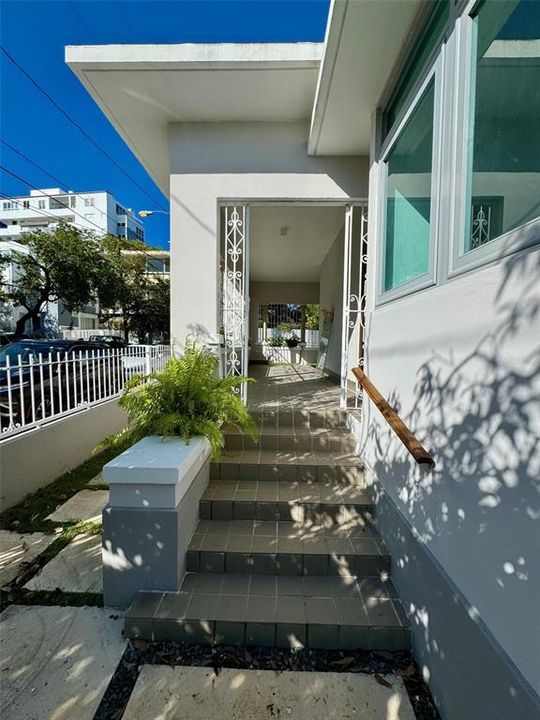 Vendido Recientemente: $820,000 (3 camas, 2 baños, 1425 Pies cuadrados)