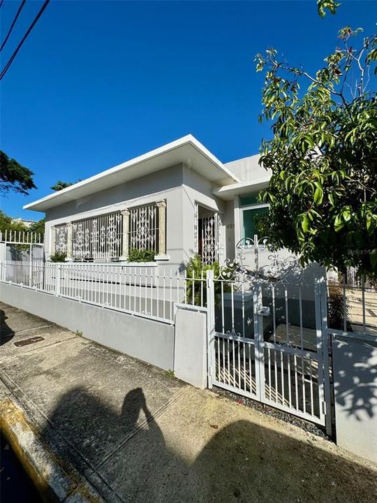 Vendido Recientemente: $820,000 (3 camas, 2 baños, 1425 Pies cuadrados)