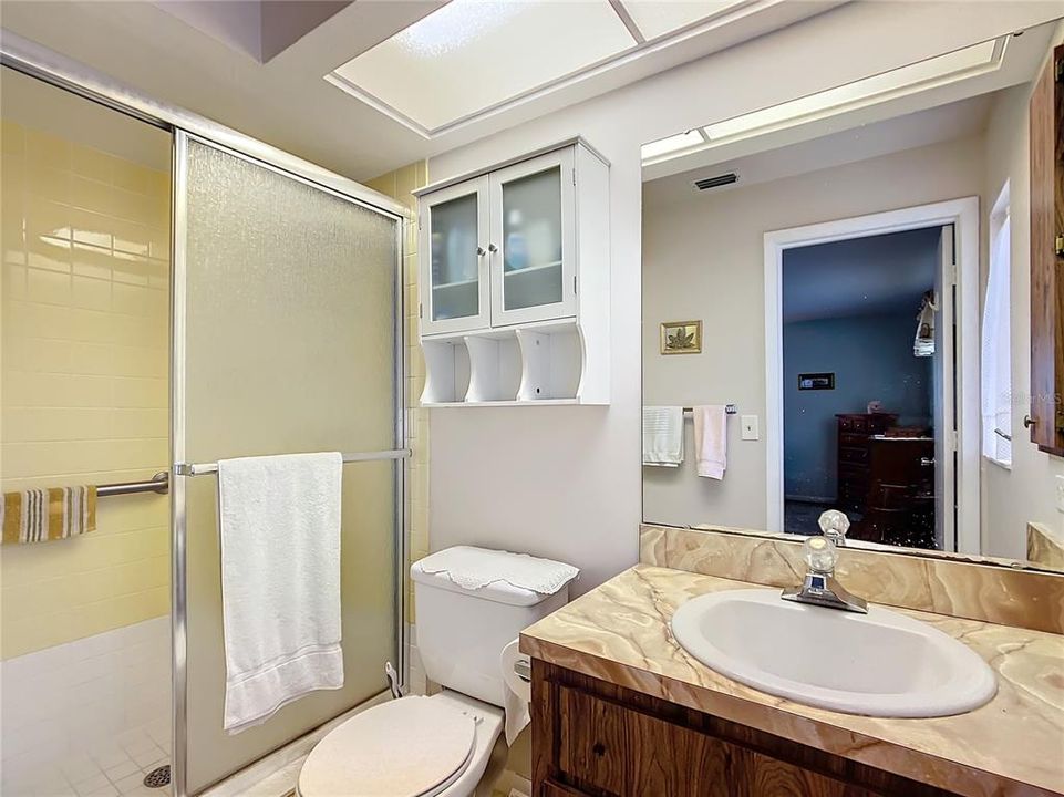最近售出: $240,000 (2 贝兹, 2 浴室, 2134 平方英尺)