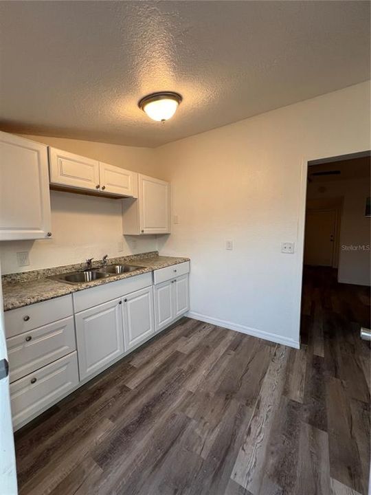 Recently Rented: $1,700 (3 beds, 1 baths, 600 Square Feet)