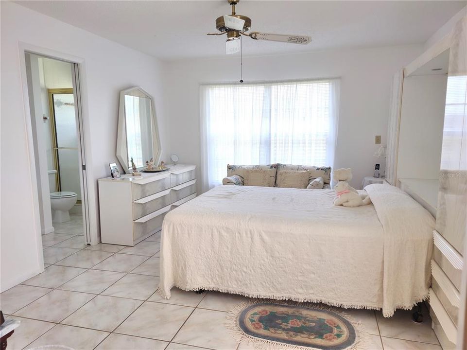 Recently Sold: $386,000 (2 beds, 2 baths, 1776 Square Feet)