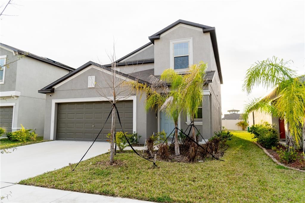 For Sale: $440,000 (5 beds, 2 baths, 2415 Square Feet)